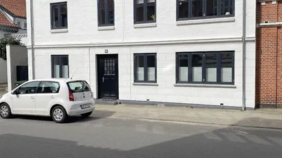 Velholdt lejlighed i stueplan i centrum af Esbjerg